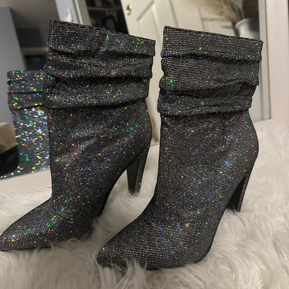 New Steve Madden Calysta Boots. Perfect for NYE - Picture 2 of 4